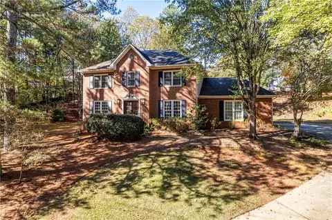 2090 Eves Rd, Roswell, GA 30076