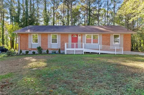 63 Royce Dr, Jonesboro, GA 30238