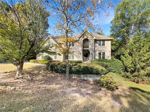 807 Oak Trail Dr, Marietta, GA 30062