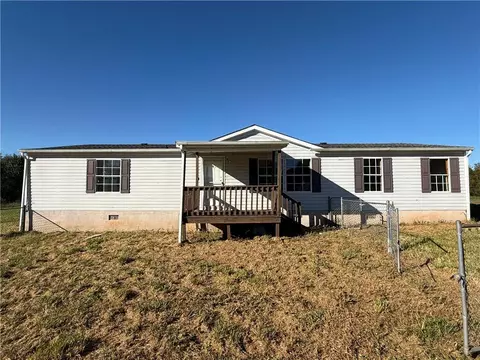 870 Grindle Brothers Rd, Murrayville, GA 30564