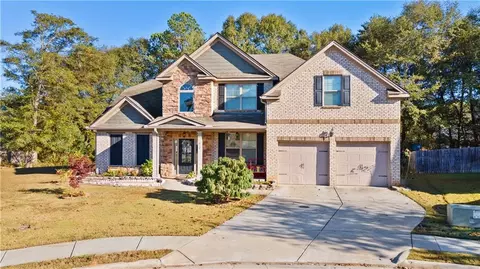 217 Birchwood Dr, Loganville, GA 30052