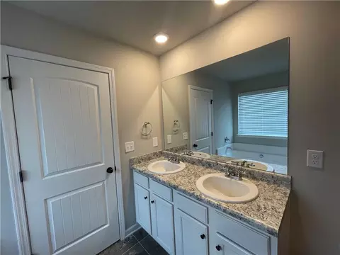 Bath - 11719 Brightside Pkwy, Hampton, GA 30228 photo 1 of 3