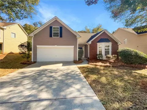 8290 Eastshore Dr, Union City, GA 30291