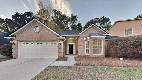 499 Crestwood Ct, Lithonia, GA 30058