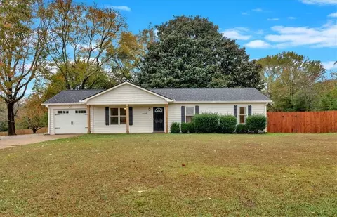 18 Willow Dr, Dallas, GA 30157