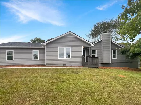 4081 S Fork Dr, Snellville, GA 30039