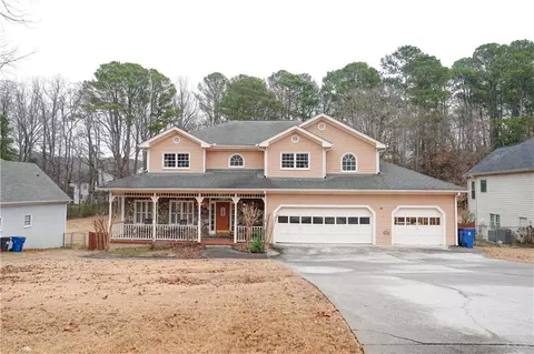 2068 Lakewood Cir, Grayson, GA 30017