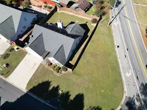 2388 Carousel Park Dr, Morrow, GA 30260 photo 3