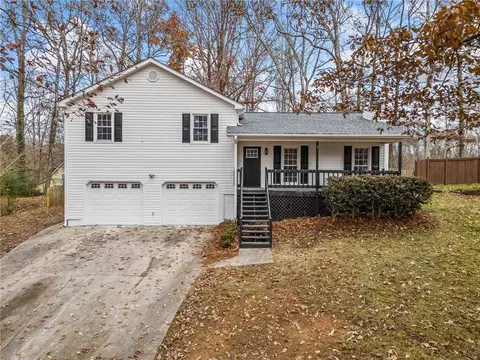 275 Jamie Dr, Hiram, GA 30141