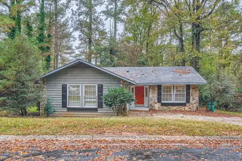 8651 Woodside Ln, Jonesboro, GA 30238