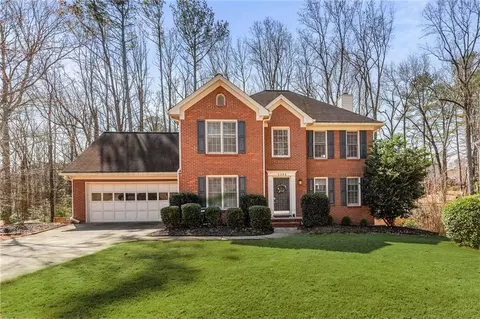 2352 Shore View Ct, Suwanee, GA 30024