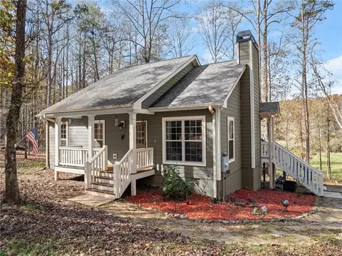 629 Crane Trl, Cleveland, GA 30528