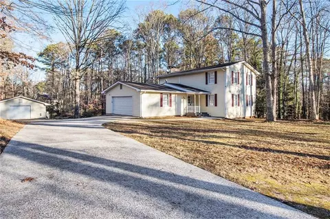 544 Covered Bridge Trl, Fayetteville, GA 30214