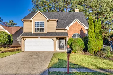 2080 Racquet Club Cir, Lawrenceville, GA 30043