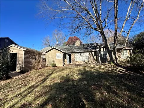 896 Tyrell Dr, Austell, GA 30106