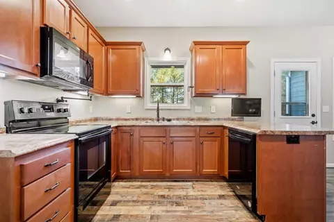 Kitchen - 90 Edgehill Pl, Jasper, GA 30143 photo 3 of 3