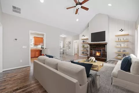 Living - 90 Edgehill Pl, Jasper, GA 30143 photo 10 of 12
