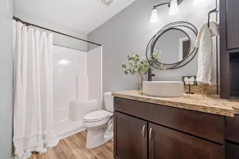Bath - 90 Edgehill Pl, Jasper, GA 30143 photo 6 of 6