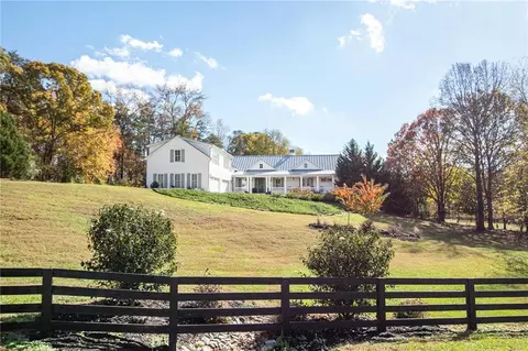 1715 Sawnee Meadow Ln, Cumming, GA 30040