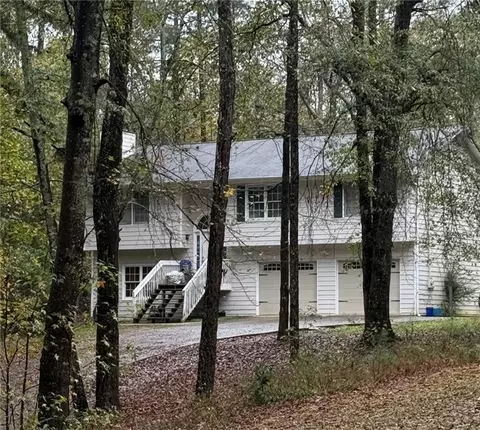 83 Laurel Ln, Carrollton, GA 30116