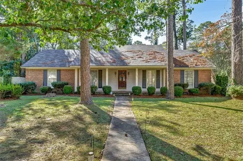 2322 Meadowbrook Ln, Albany, GA 31707