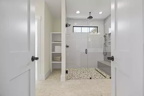 Bath - 410 Edgewater Trl, Toccoa, GA 30577 photo 1 of 10