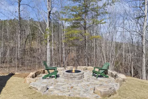 Exterior - 410 Edgewater Trl, Toccoa, GA 30577 photo 8 of 17