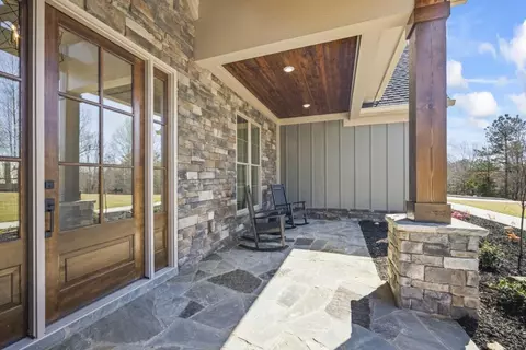 Exterior - 410 Edgewater Trl, Toccoa, GA 30577 photo 10 of 17