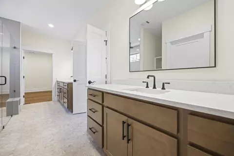 Bath - 410 Edgewater Trl, Toccoa, GA 30577 photo 2 of 10