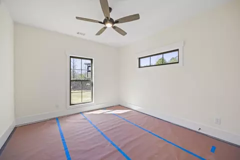 Bedroom - 410 Edgewater Trl, Toccoa, GA 30577 photo 5 of 11