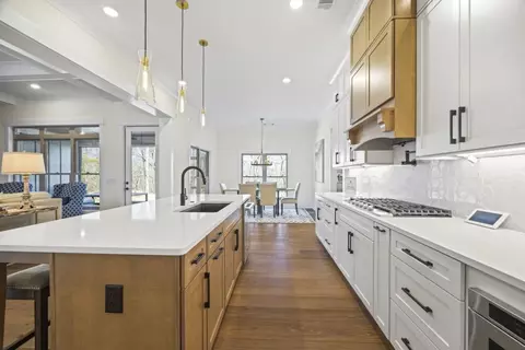 Kitchen - 410 Edgewater Trl, Toccoa, GA 30577 photo 6 of 7