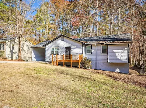 2870 Aunt Pitty Pat Ln, Douglasville, GA 30135