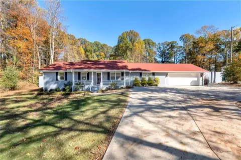 654 Garner Rd SW, Lilburn, GA 30047