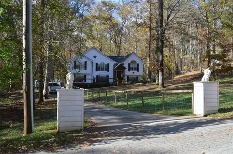 5673 Yorktown Rd, Douglasville, GA 30135