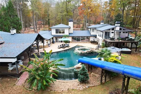 2440 Emerald Dr, Jonesboro, GA 30236