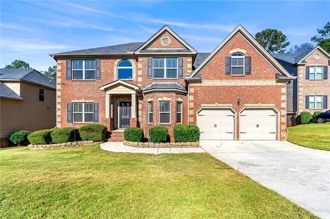 85 Waters Edge Ln, Covington, GA 30014