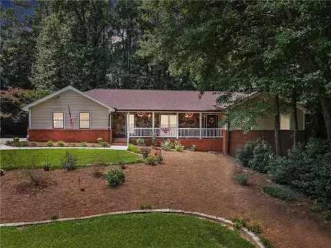 9123 Thornton Blvd, Jonesboro, GA 30236