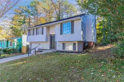 2076 Scarbrough Dr, Stone Mountain, GA 30088