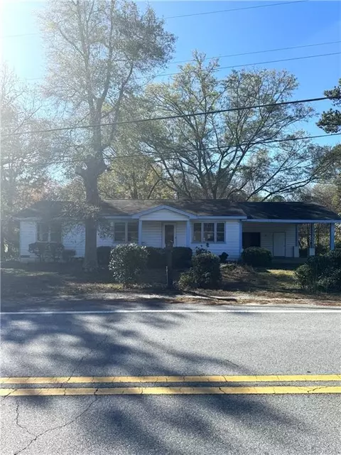 2935 Camp Mitchell Rd, Loganville, GA 30052