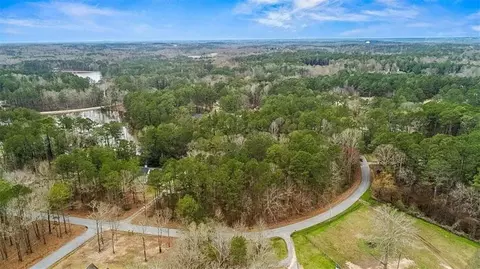 635 N Lake Cir N, Oxford, GA 30054