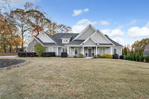 5914 Manor View Ln, Flowery Branch, GA 30542