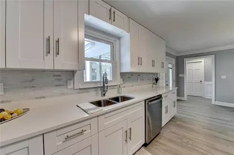Kitchen - 4715 Masters Ct, Duluth, GA 30096 photo 10 of 12