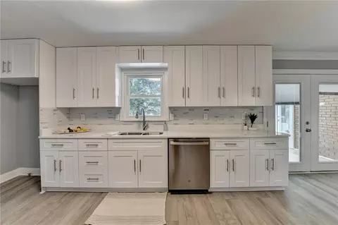 Kitchen - 4715 Masters Ct, Duluth, GA 30096 photo 9 of 12