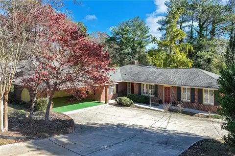 1502 Blue Ridge Dr, Gainesville, GA 30501