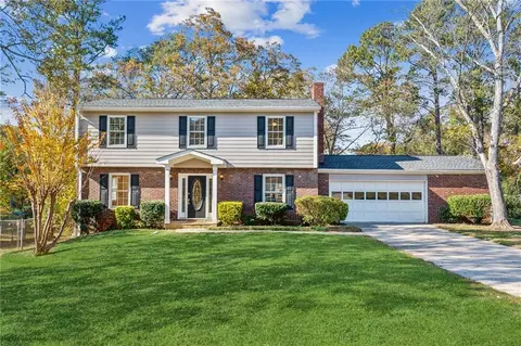 1080 Tuxedo Dr, Roswell, GA 30075