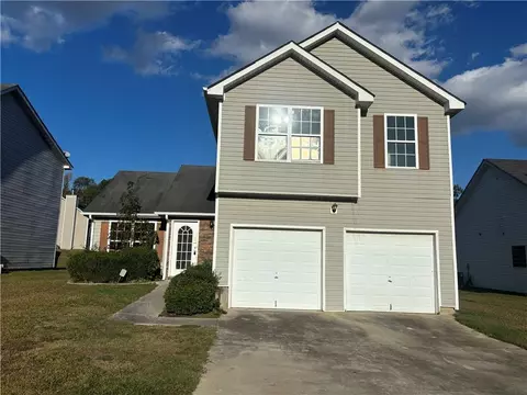 8258 Champion Trl, Fairburn, GA 30213