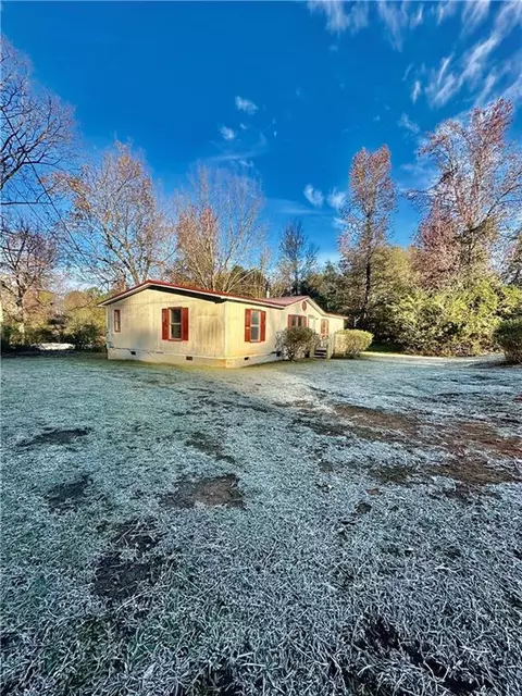 647 Parham St, Warm Springs, GA 31830