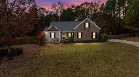 120 Oakwood Dr, Commerce, GA 30529