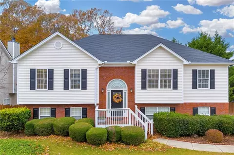 3909 Duncan Ives Dr, Buford, GA 30519