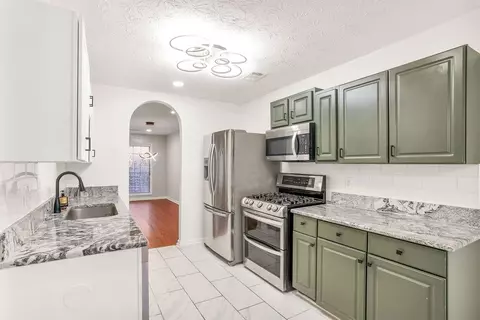 6323 Wedgeview Dr, Tucker, GA 30084